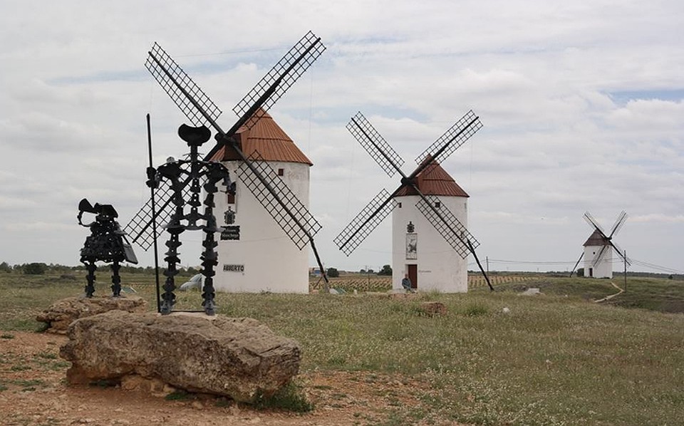 Пока Путин говорит, что из-за ветряков червяки вылезают, Маск удешевил электричество в 50 раз