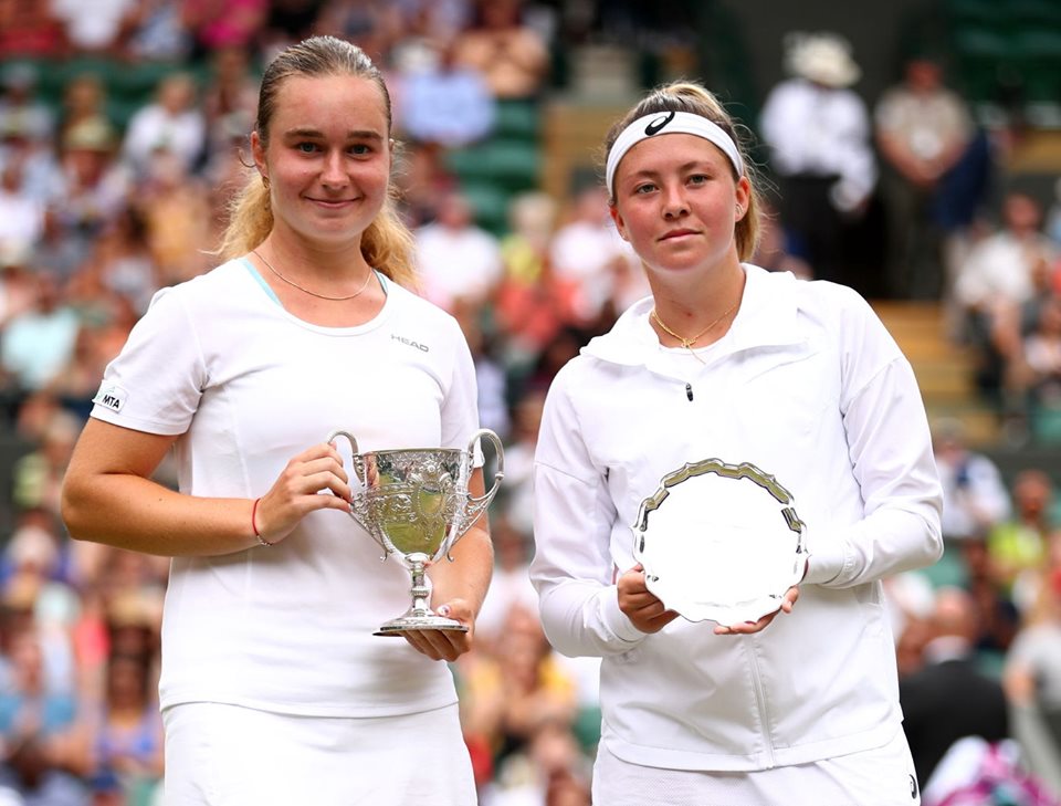 Фантастика: 17-летняя украинка Снигур выиграла Уимблдонский турнир