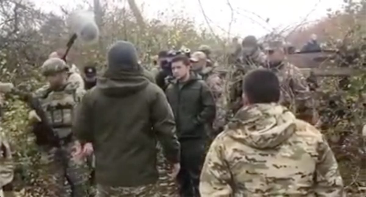 Зeлeнский — добровольцу в Золотом:  Я президент страны, а не л*x