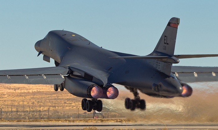 Бомбардировщики B-1B Lancer уже в Саудовской Аравии: США "ответили" Минобороны РФ