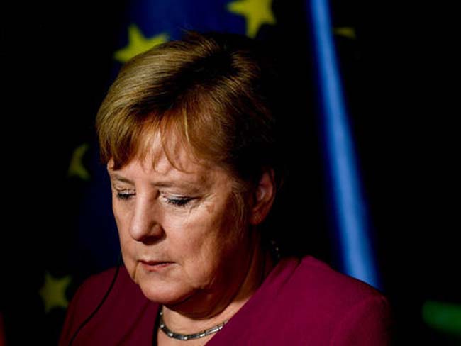 Меркель уже все равно: она тяжело больна и точно не будет биться за Украину