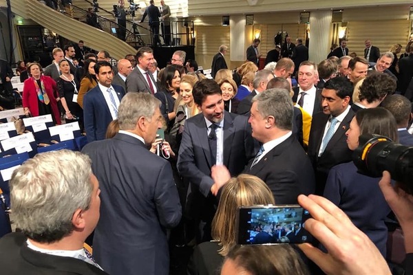 "Надо бороться за Украину!" Порошенко в Мюнхене обговорил с партнерами санкции против РФ и возвращение Крыма и Донбасса