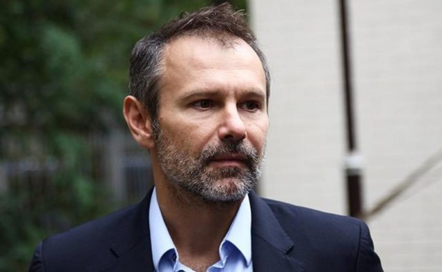 Вакарчуку надоела политика? Ползут слухи, депутат молчит