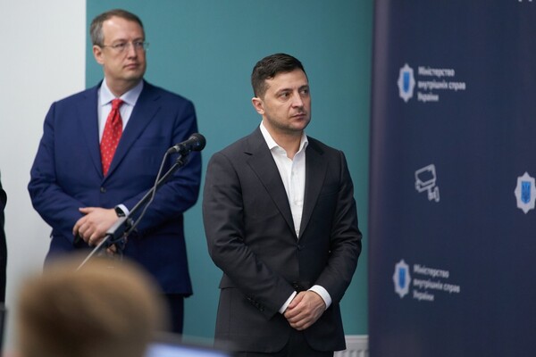 Просто перестать стрелять. ....ЗЕ рассказал, почему Украина не может остановить войну на Донбассе