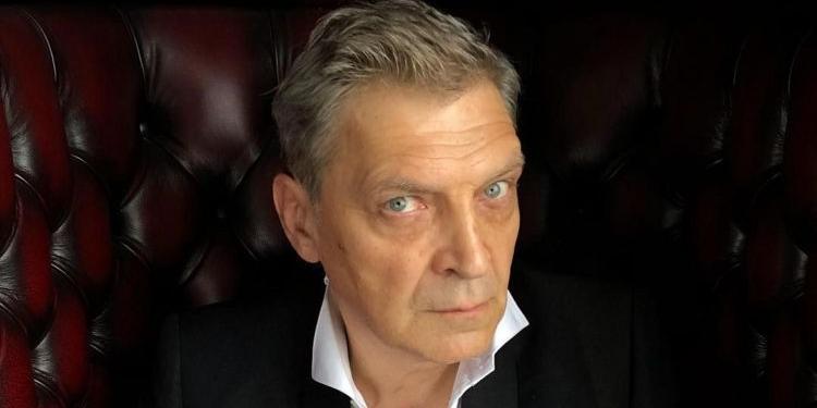 "Валентине Терешковой за полет космический..." - Невзоров ответил на "обнуление" Путина антисоветской частушкой