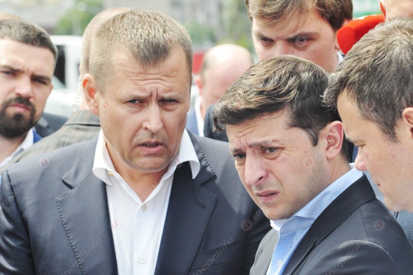 Демарш. Мэр назвал депутатов дармоедами и посоветовал Зеленскому перевести финансирование "Слуги народа" на борьбу с эпидемией