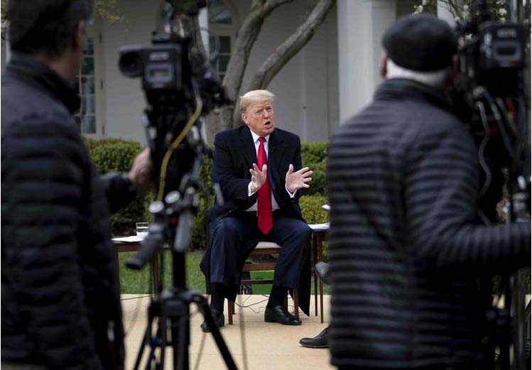 Трамп: В авариях гибнет больше людей, чем от коронавируса. Но мы не просим прекратить делать автомобили