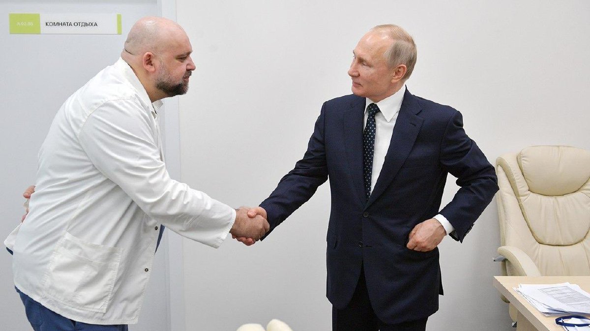 Главврач больницы в Коммунарке, жавший руку Путину, заболел коронавирусом