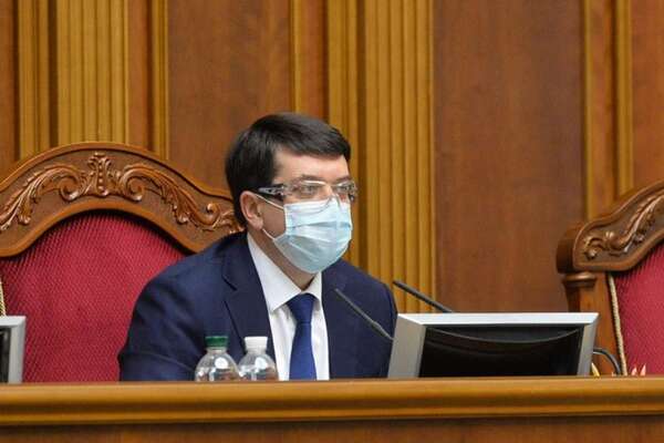Позорное решение по ломбардам продавил спикер Рады Разумков, имеющий бизнес в этой сфере