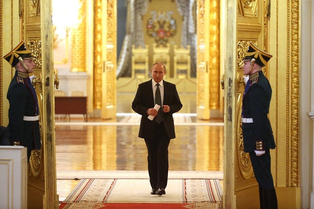 Путин любит не власть, а атрибуты власти, и ненавидит публичность