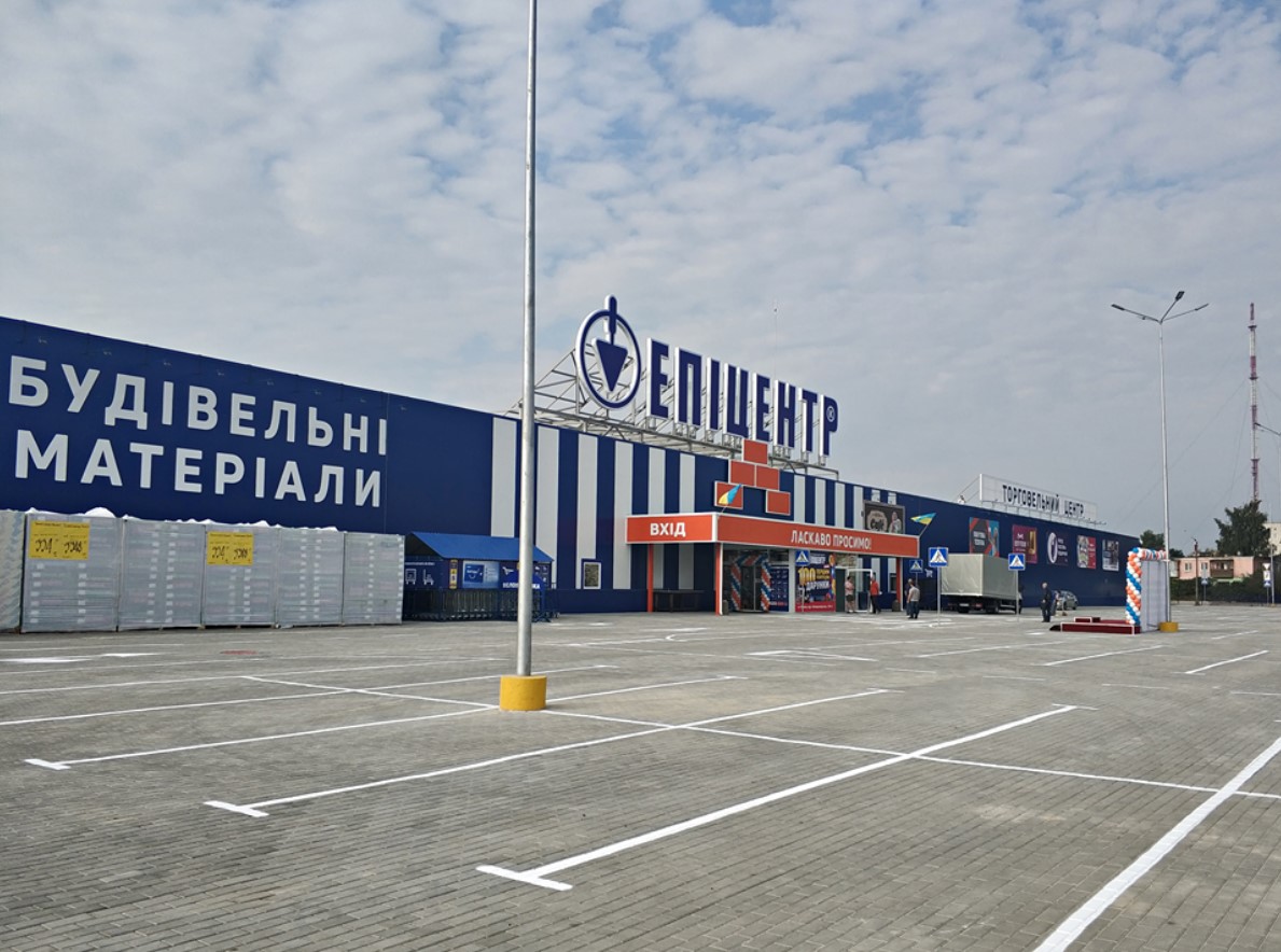 В «Эпицентре» и «Велюре» полиция нашла нарушения. Ресторан Тищенко закрыли