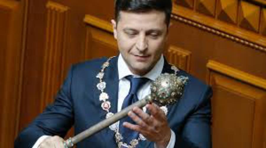 Зеленский хочет дистанцироваться от своей партии