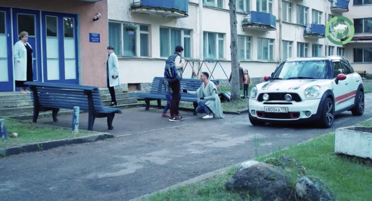 Такую страну ты выберешь?: Россиян призывают голосовать за поправки в Конституцию рекламой про геев (Видео)