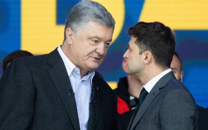 Послушайте, вы мне не враг. Мой враг – агрессор, который пришел к нам с оружием. Порошенко обратился к Зеленскому с призывом не враждовать