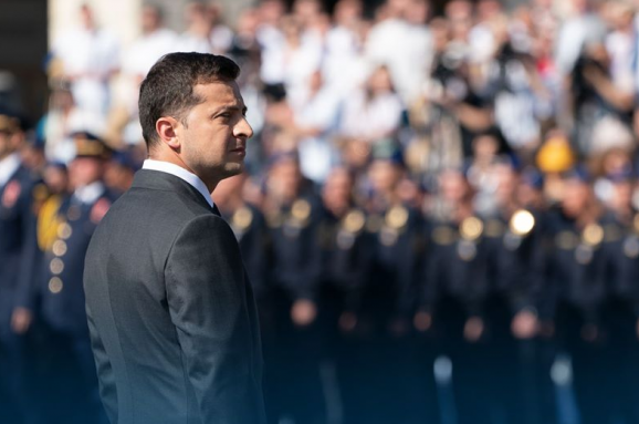 В заявлениях Зеленского по поводу сбивания Ил-76 и освобождения Мариуполя нет слов "Россия" и "россияне"