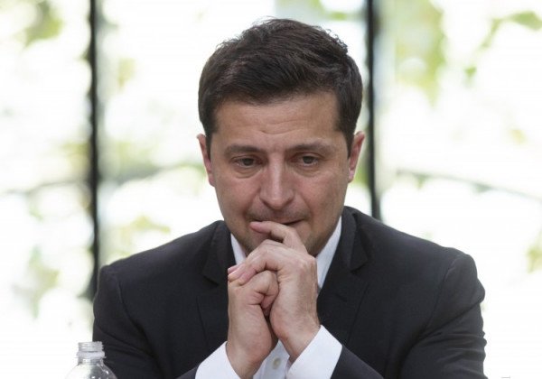 Рейтинг доверия к Зеленскому падает: Что это значит?