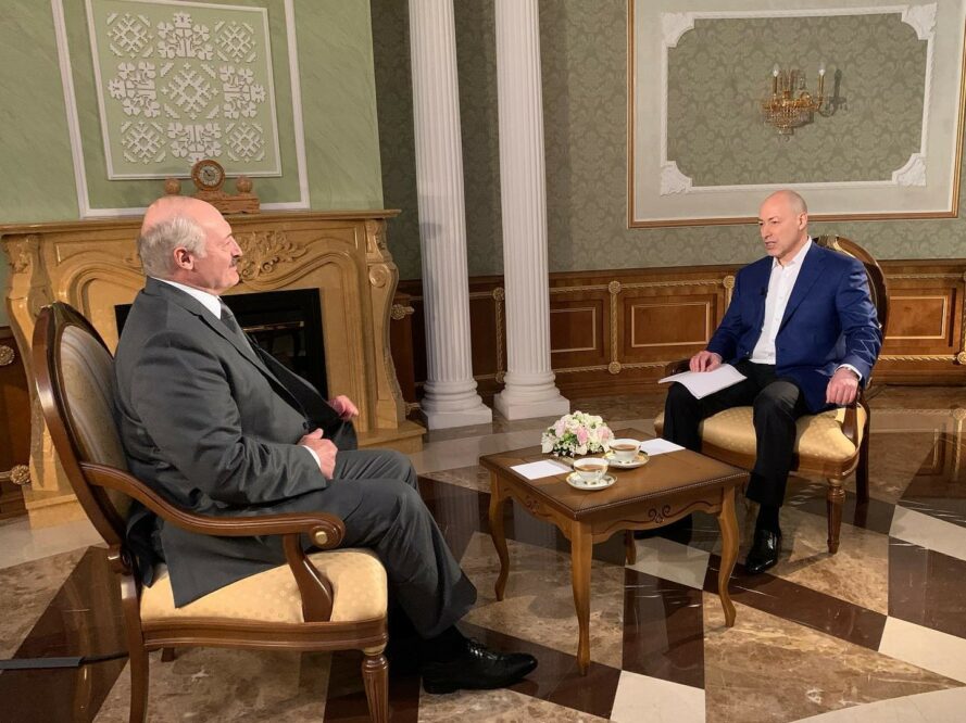 "Терпение лопнуло". Российские СМИ утверждают, что Путин звонил Лукашенко после выхода его интервью Гордону