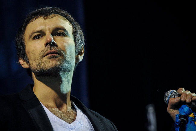 Вакарчук вернулся в шоу-бизнес, выпустив новый клип (Видео)