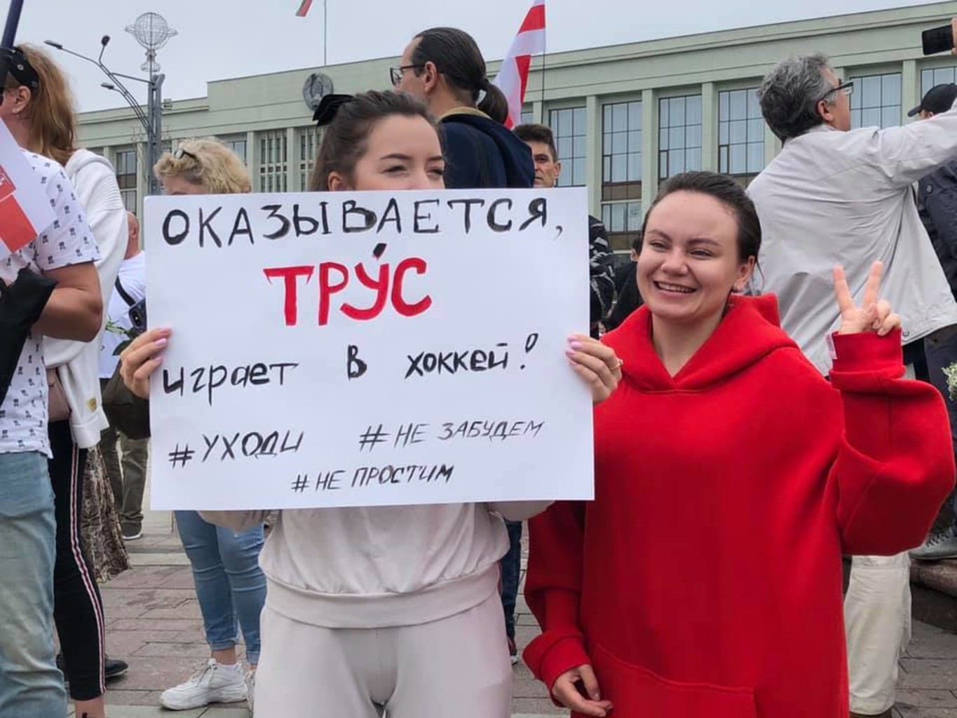 Белорусам жить с Лукашенко еще пять лет – это по ощущениям, как замуж силой за старика, еще и без расчета, ибо толку от него ноль
