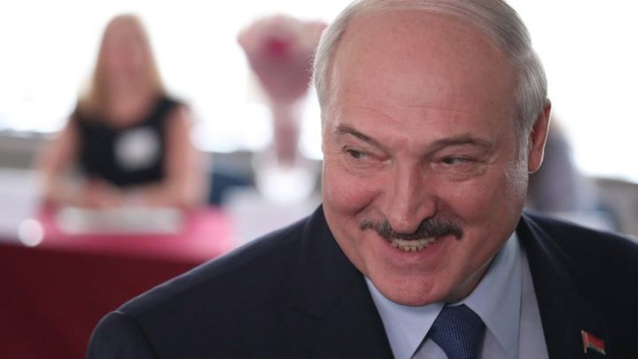 Лукашенко: бойцы «Вагнера» просто зарабатывают деньги в Украине, я напоил их водицей и отпустил (Видео)