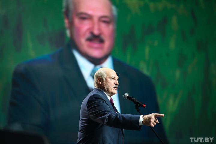 Лукашенко заявил о срыве блицкрига и штурма Дворца Независимости: видео