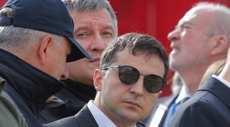 Вова покупает билет в Ростов (В.Рыбников)