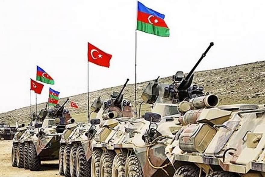 Удар по Степанакерту и кровавые бои: последние данные о войне Армении и Азербайджана за Нагорный Карабах