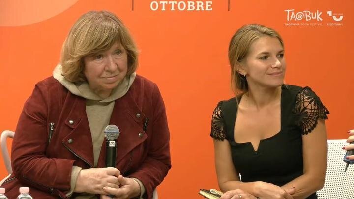 Светлана Алексиевич опасается, что после поездки в Европу ее не впустят в Беларусь