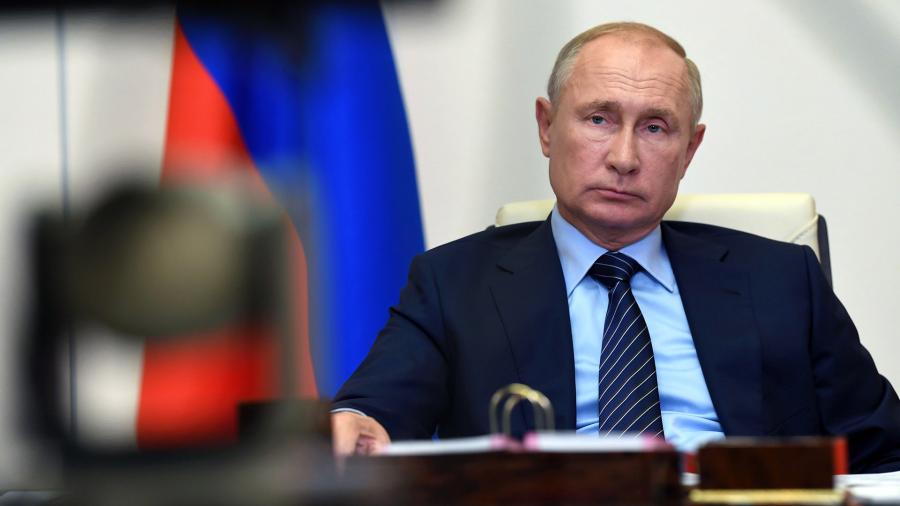 Путин заговорил о поставках "сомнительной" российской вакцины от COVID-19 в Украину