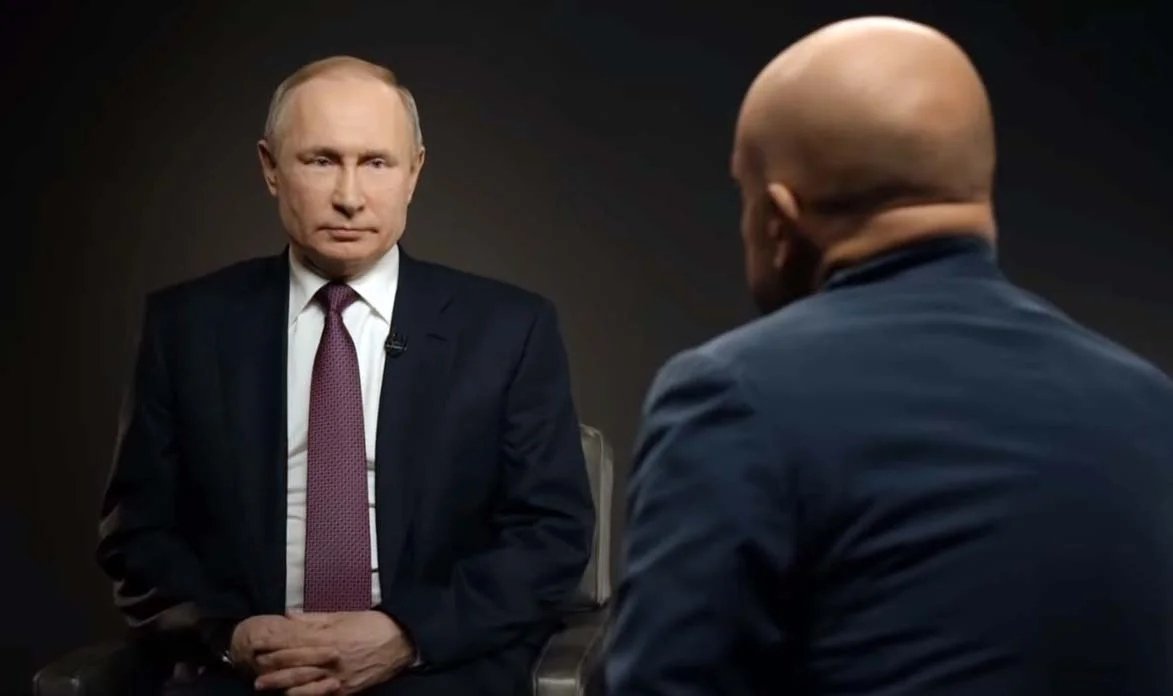 "Зря вы хрюкаете". Путин не стал отвечать на вопрос журналиста о дочери. Видео