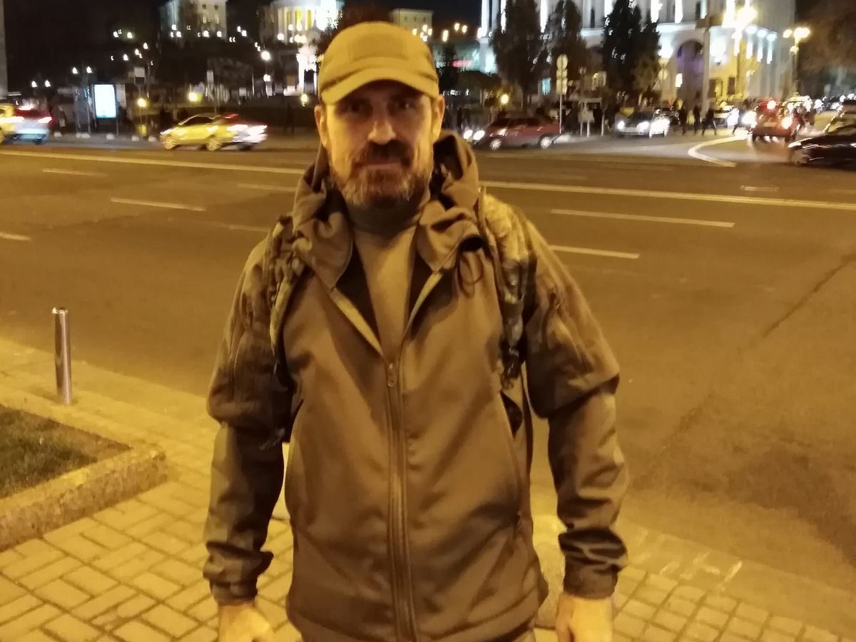 "Из-за политики Зеленского". Украинский военнослужащий совершил акт caмocoжжeния на Майдане