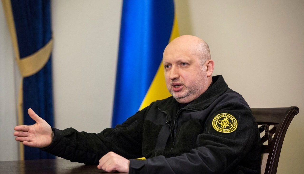 Турчинов: Зеленский не сможет прикрыть Крымом ползучую капитуляцию и собственную беспомощность