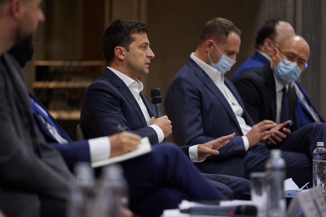 Зеленский допустил роспуск Рады, если КС не разгонят