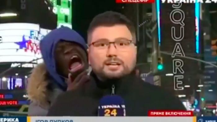 В США мужчина странным поступком чуть не сорвал прямой эфир украинского TV - Скабеева в восторге