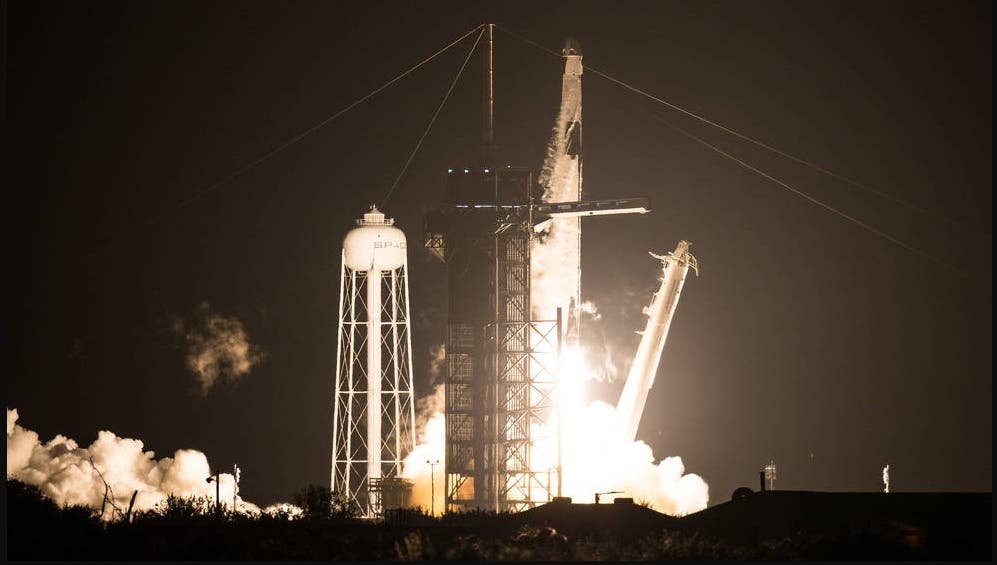 SpaceX успешно отправила первую регулярную миссию Crew Dragon на МКС