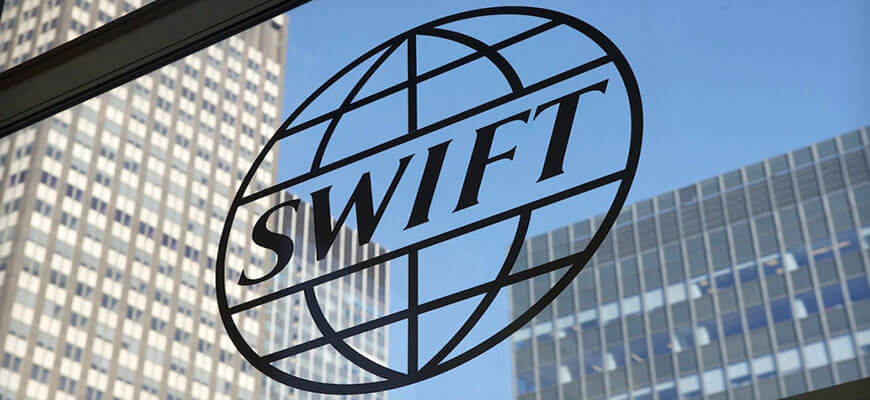 Эксперты рассказали, чем РФ и Беларуси грозит отключение от системы SWIFT