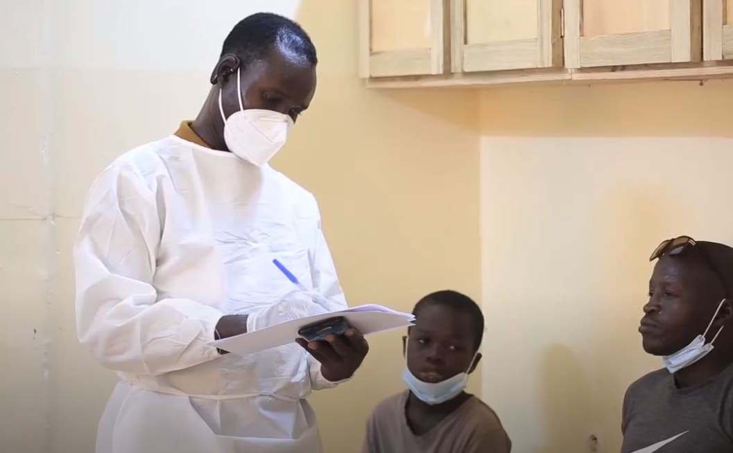 «Ситуация очень серьезная»: В Сенегале выявлена вспышка неизвестной болезни, более ста зараженных (Видео)