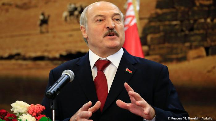 Лукашенко заявил, что при нынешней Конституции нельзя приходить "незнакомому президенту"