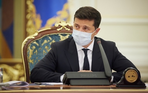 Власть во главе с президентом Зеленским работает в офисе даже не простых, а примитивных решений
