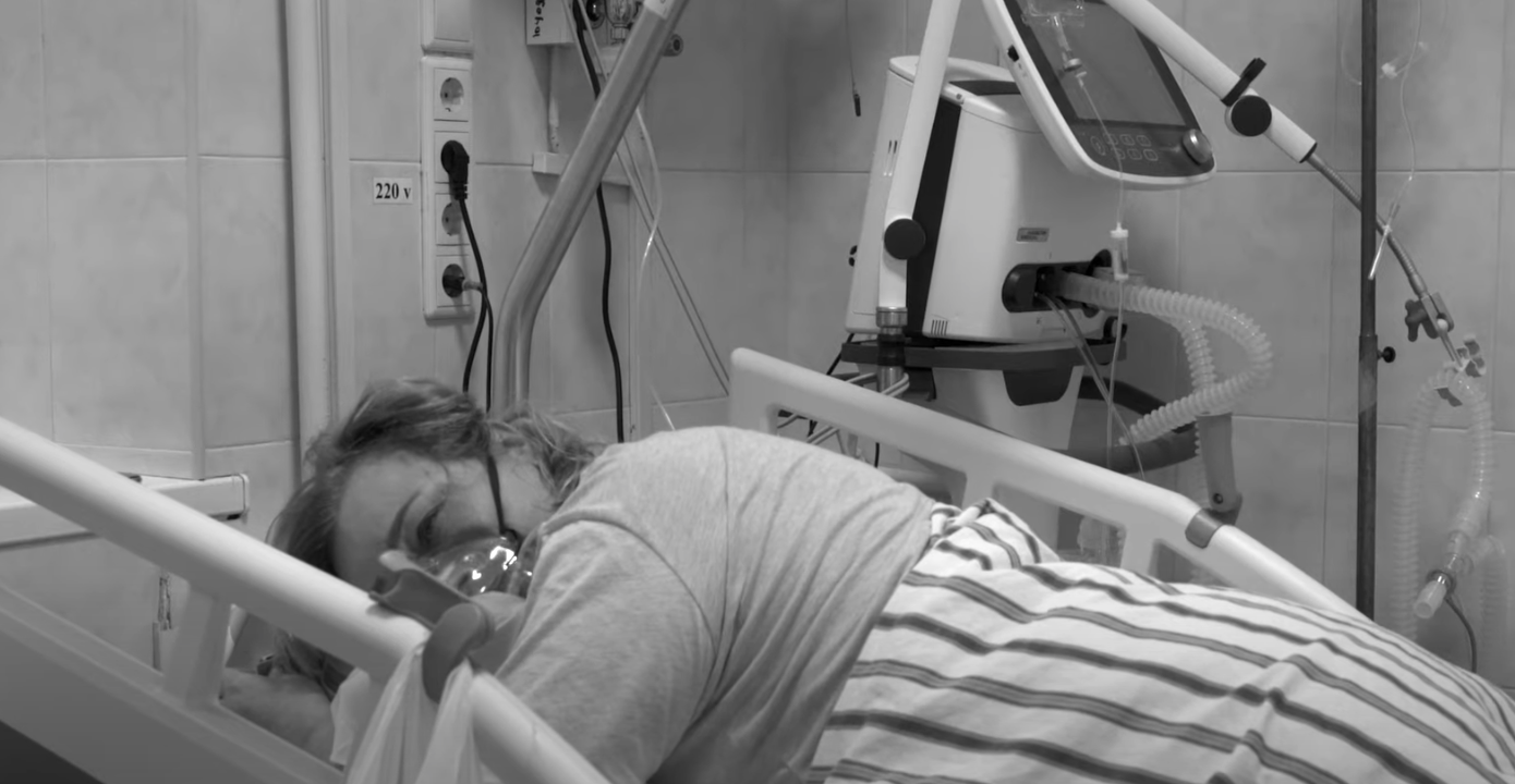 Медсестра устроилась на заправку, врач умер без лекарств: правдивые истории о COVID-19