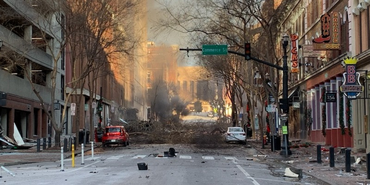 ⚡ В США взорвали мощную бомбу, разрушены здания. Фото и видео с места ЧП