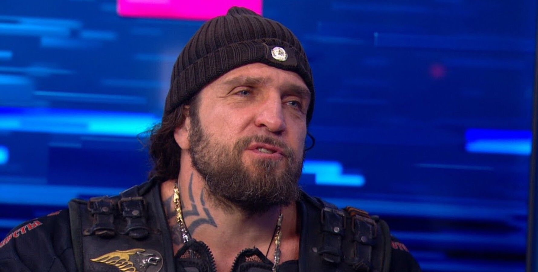 "Нужно потерпеть". Байкер Хирург  полез в болото в Крыму и призвал крымчан экономить воду