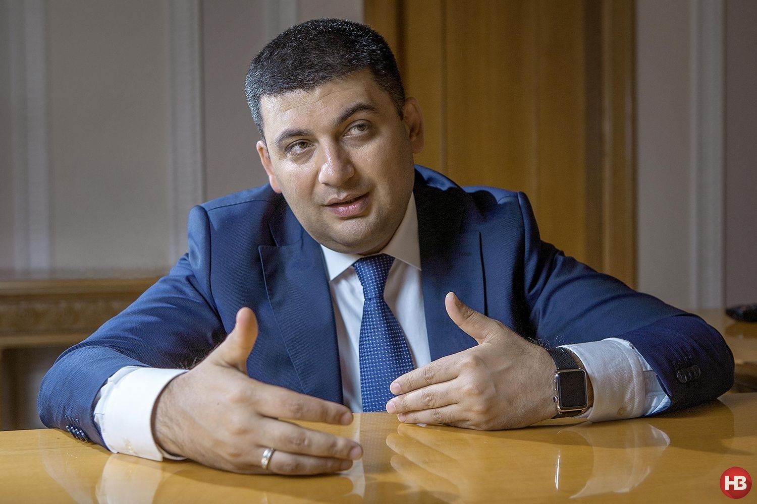 Гройсман: Многие страны уже начали вакцинироваться, а нам втридорога предлагают какую-то вакцину из Китая. Такое прощать нельзя