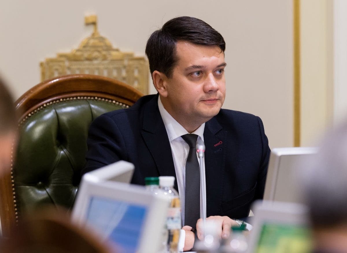 Разумков: Нардеп потеряет мандат, если суд признает его виновным в кнопкодавстве