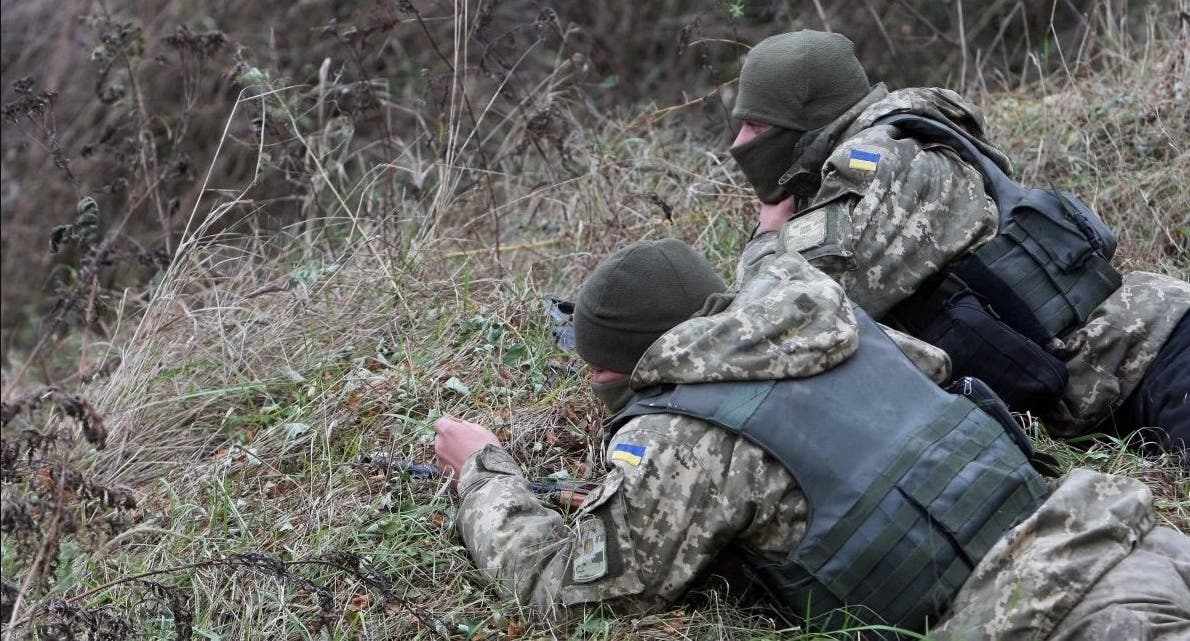 На Донбассе в результате обстрела погиб боец ВСУ, еще один ранен: подробности