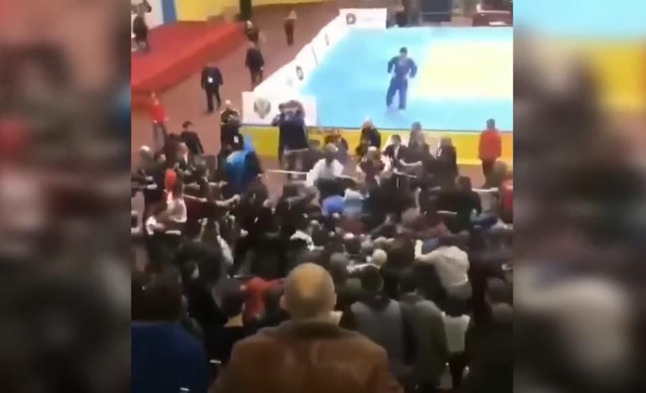 На России соревнования по дзюдо закончились массовым побоищем (видео)