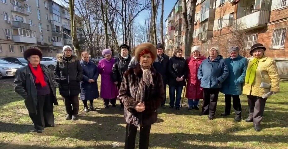 Пенсионеры из "Отрядов Путина" потребовали закрыть Clubhouse, который "убивает Россию". Видео