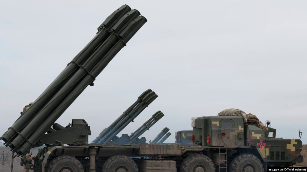 ВСУ провели учения со «Смерчами» вблизи Крыма. В российских СМИ ажиотаж