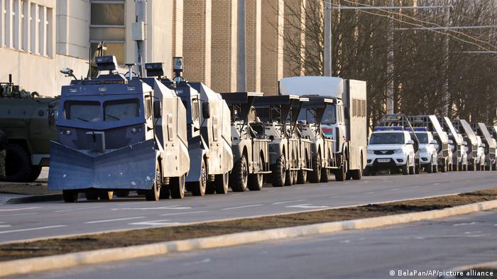 В Минске первый массовый протест 2021 - начались задержания: фото и видео