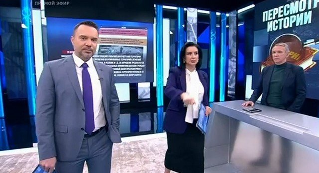 Российская пропагандистка Стриженова упала в прямом эфире во время обсуждения Голодомора в Украине, после слов «за что еще мы должны покаяться». Видео